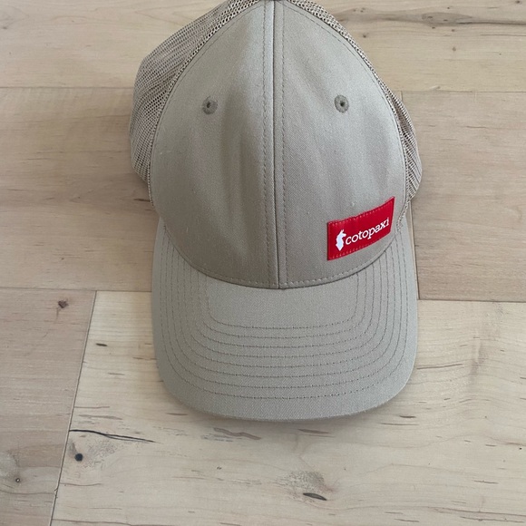 Cotopaxi woman’s hat tan - Picture 1 of 4